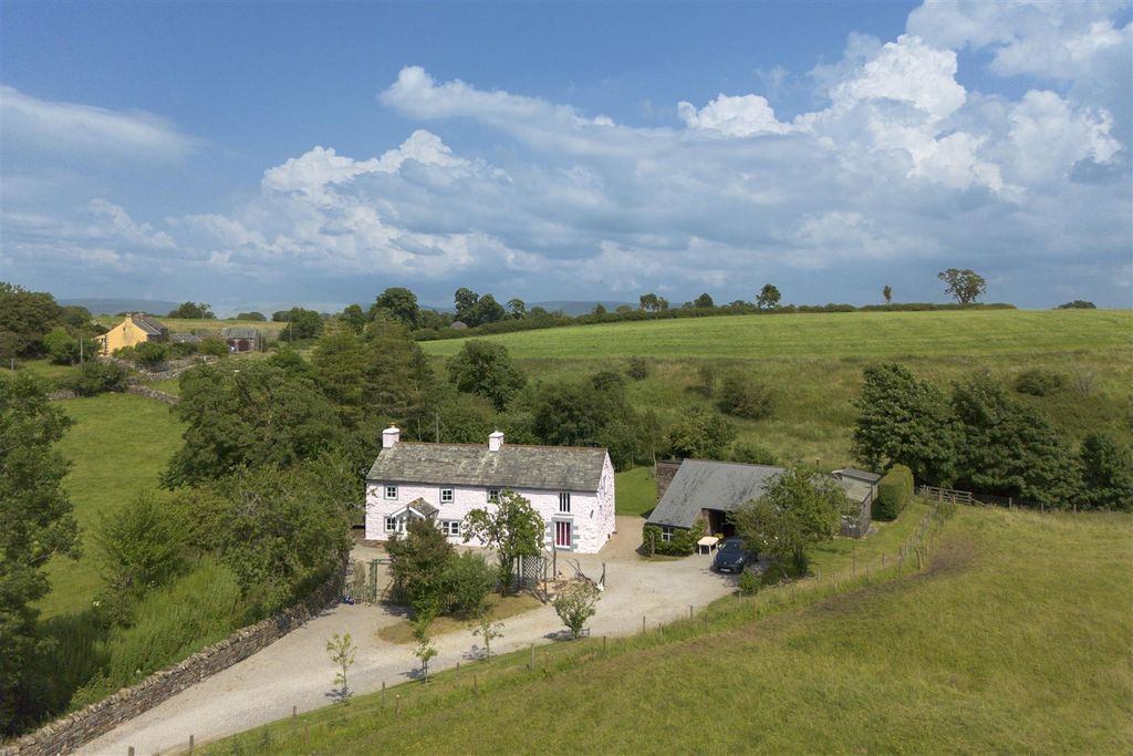 Property photo 1 of 38 Brook Farm