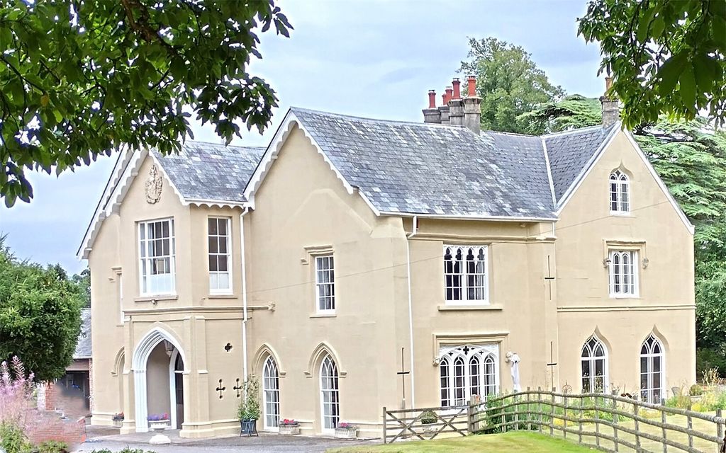Property photo 2 of 53 Picture No. 70