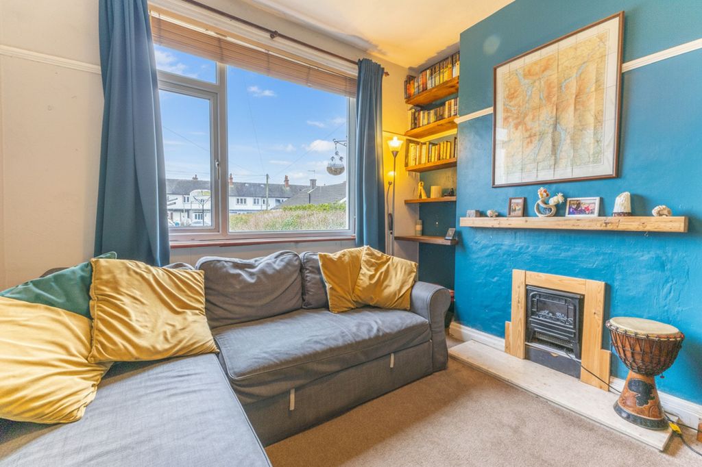 Property photo 2 of 26