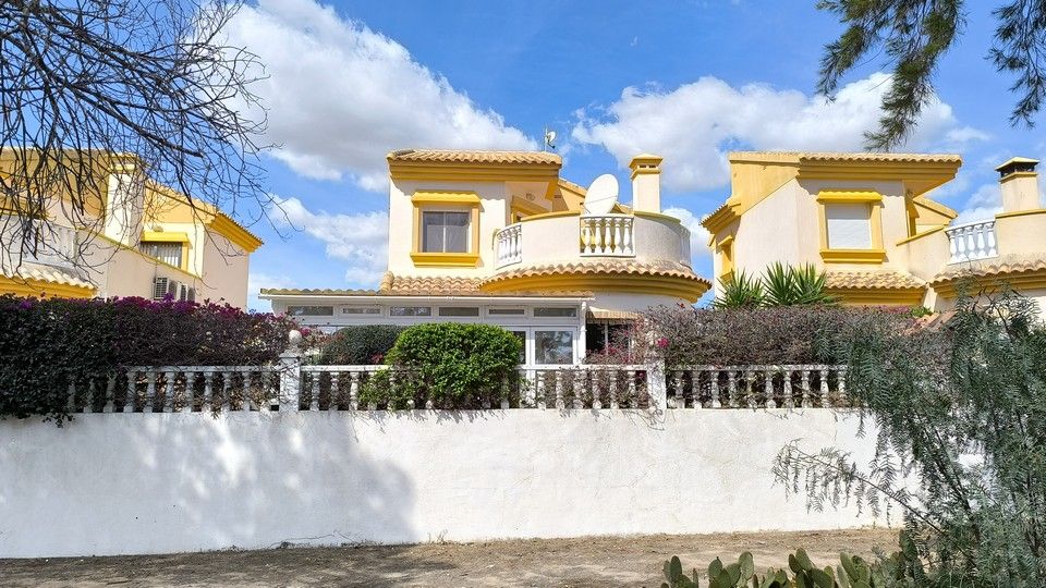 Property photo 1 of 32