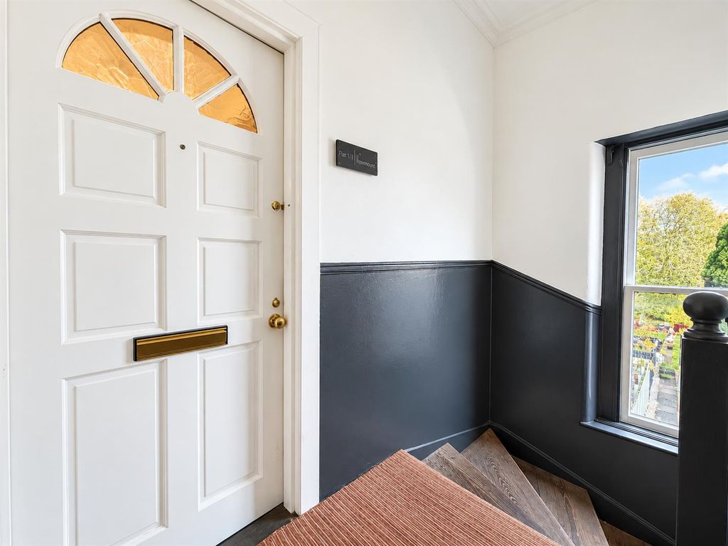 Property photo 2 of 19 Entrance