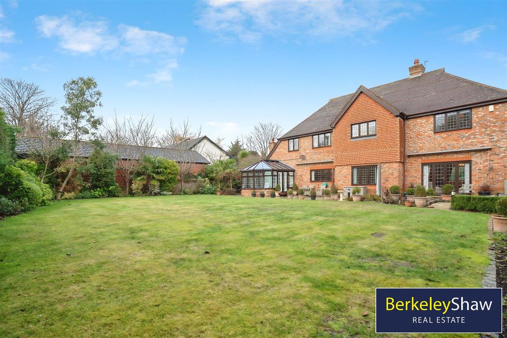 Property photo 3 of 39 B991746c-2 2C 20Briarwood 20Liverpool 2C 20L23 208