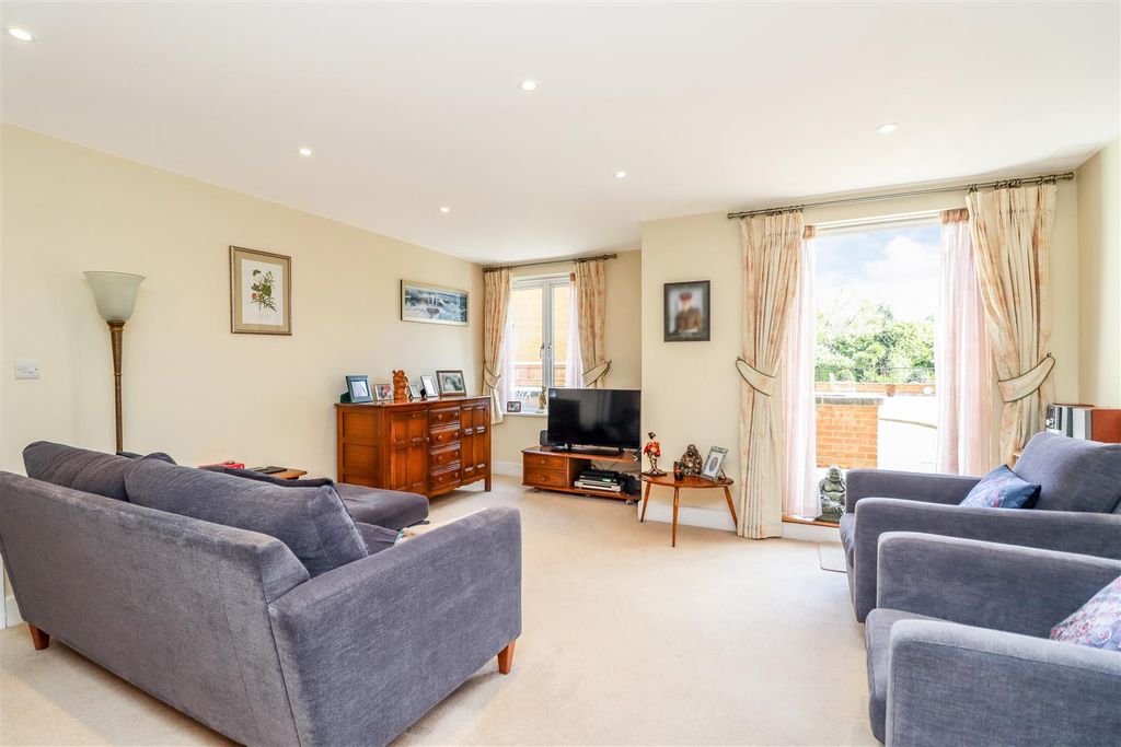 Property photo 3 of 20