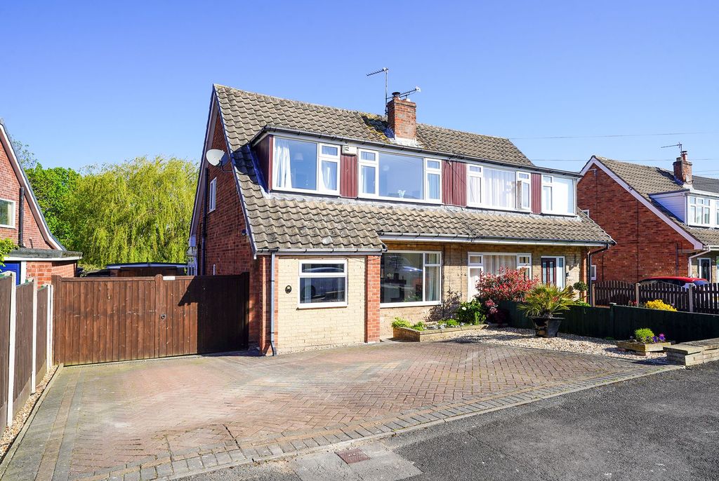 Property photo 1 of 28