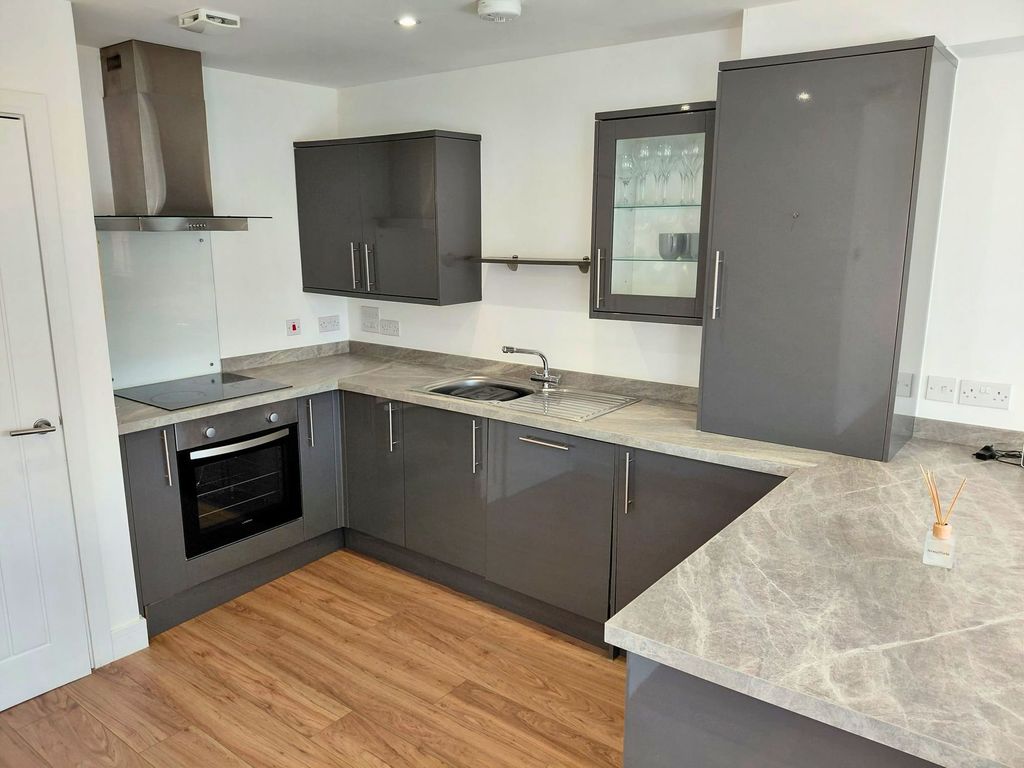 Property photo 1 of 7 Kitche