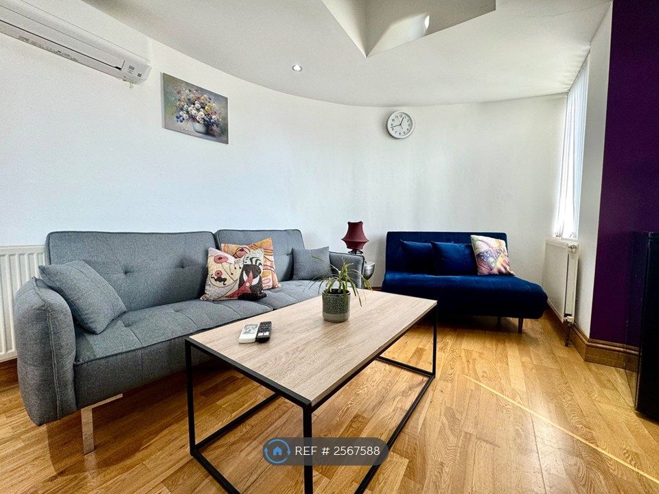 Property photo 2 of 21