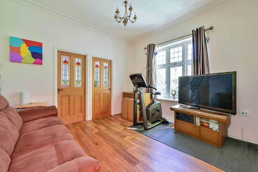 Property photo 2 of 8