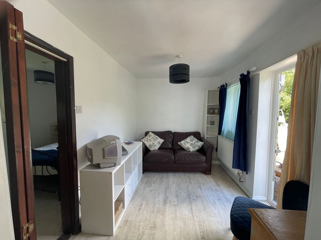 Property photo 1 of 4