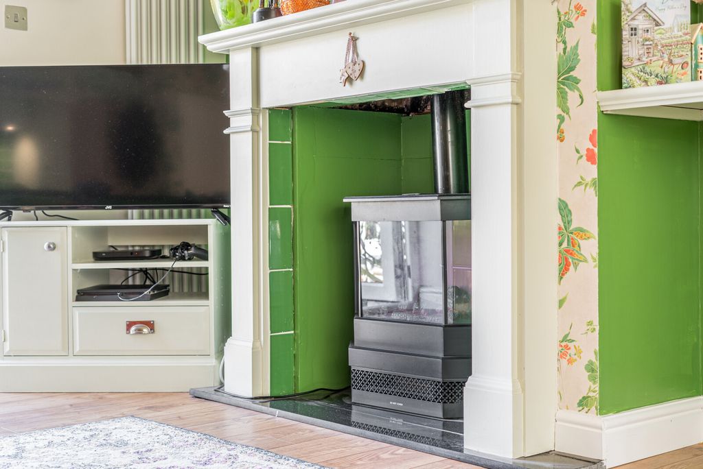 Property photo 3 of 24 1313237-7-6852Fc3...