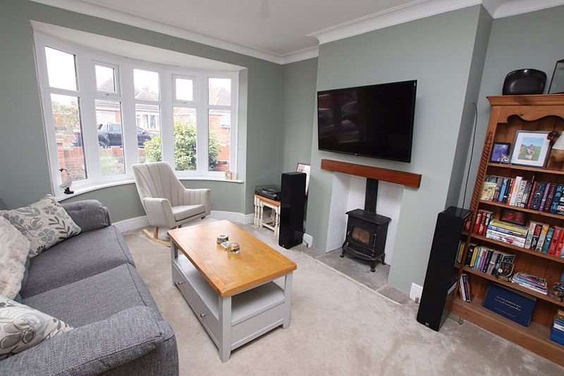 Property photo 2 of 13 Lounge