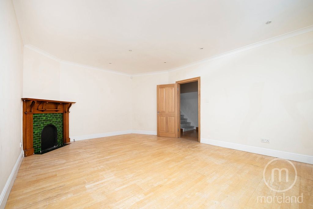 Property photo 2 of 14 5430011