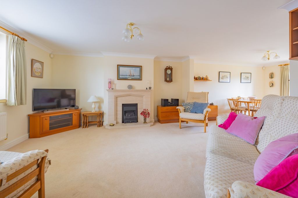 Property photo 3 of 20 Ewemovetaunton Georges Mews (14)