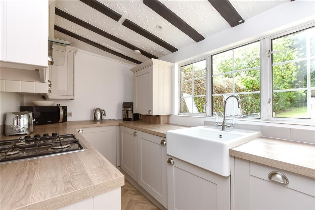 Property photo 2 of 17 Kitchen