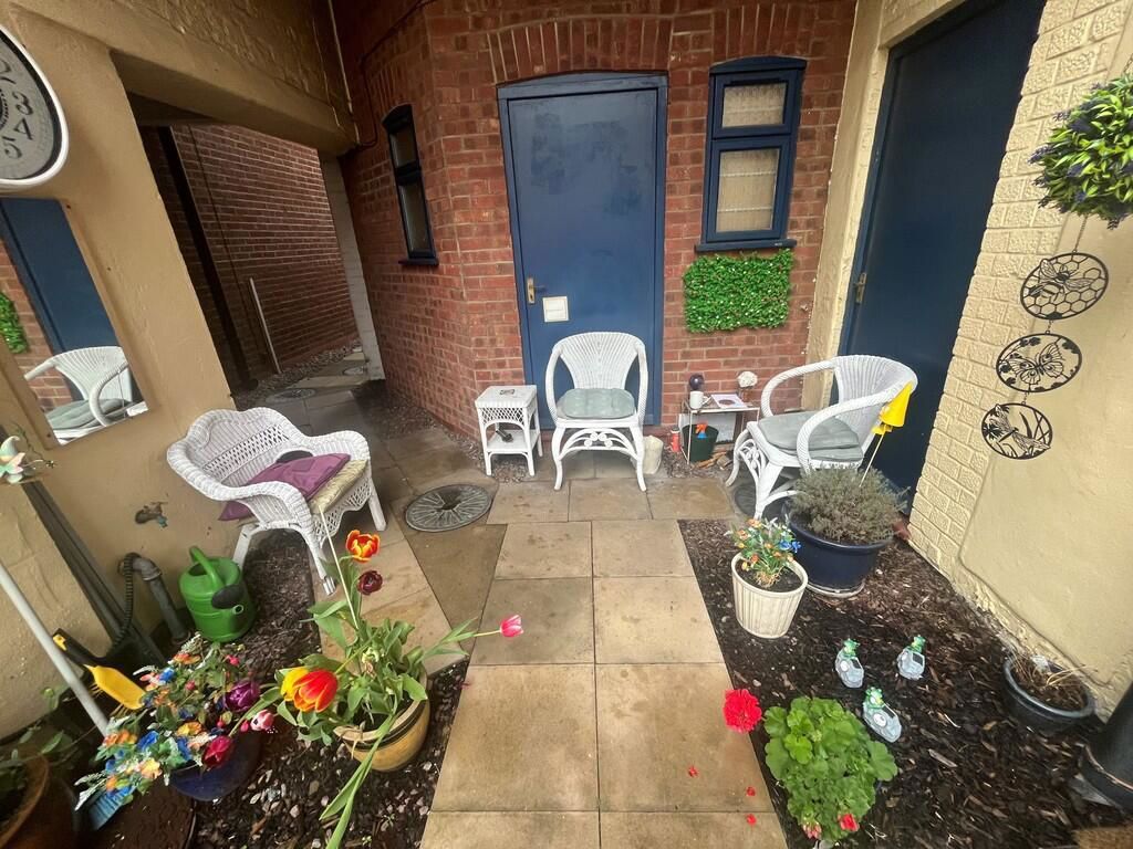 Property photo 2 of 8