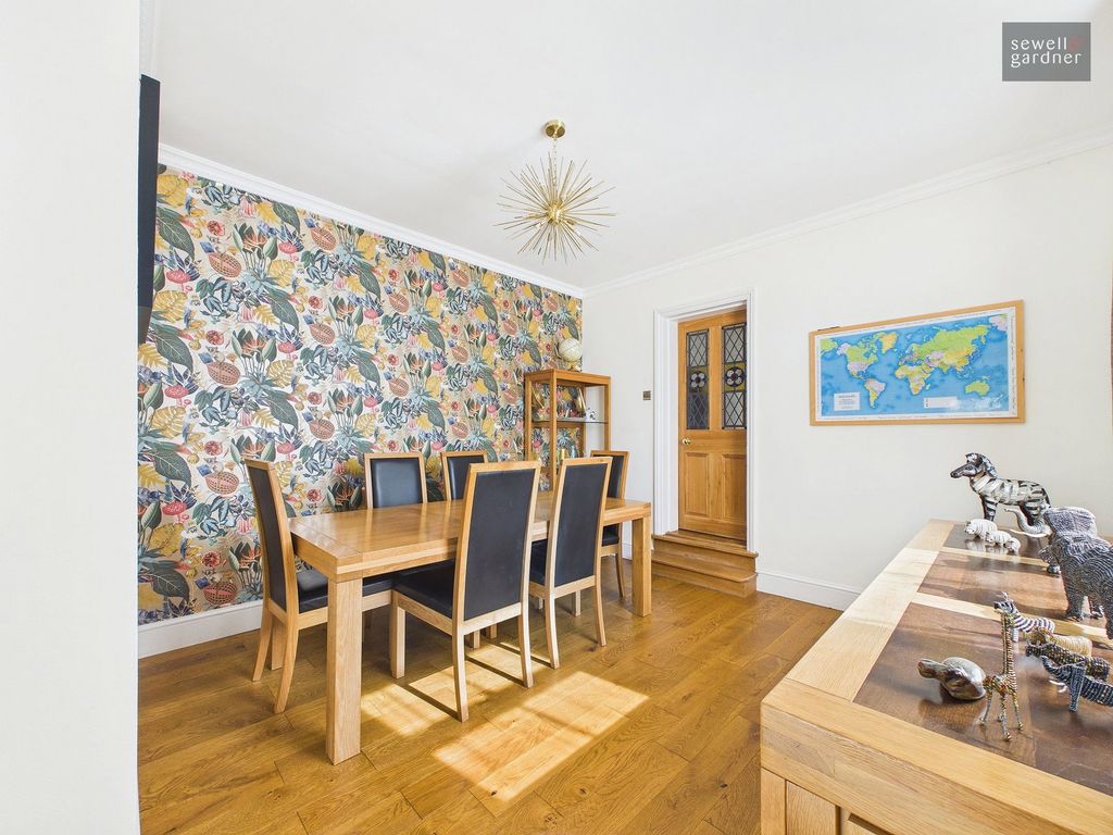 Property photo 3 of 30