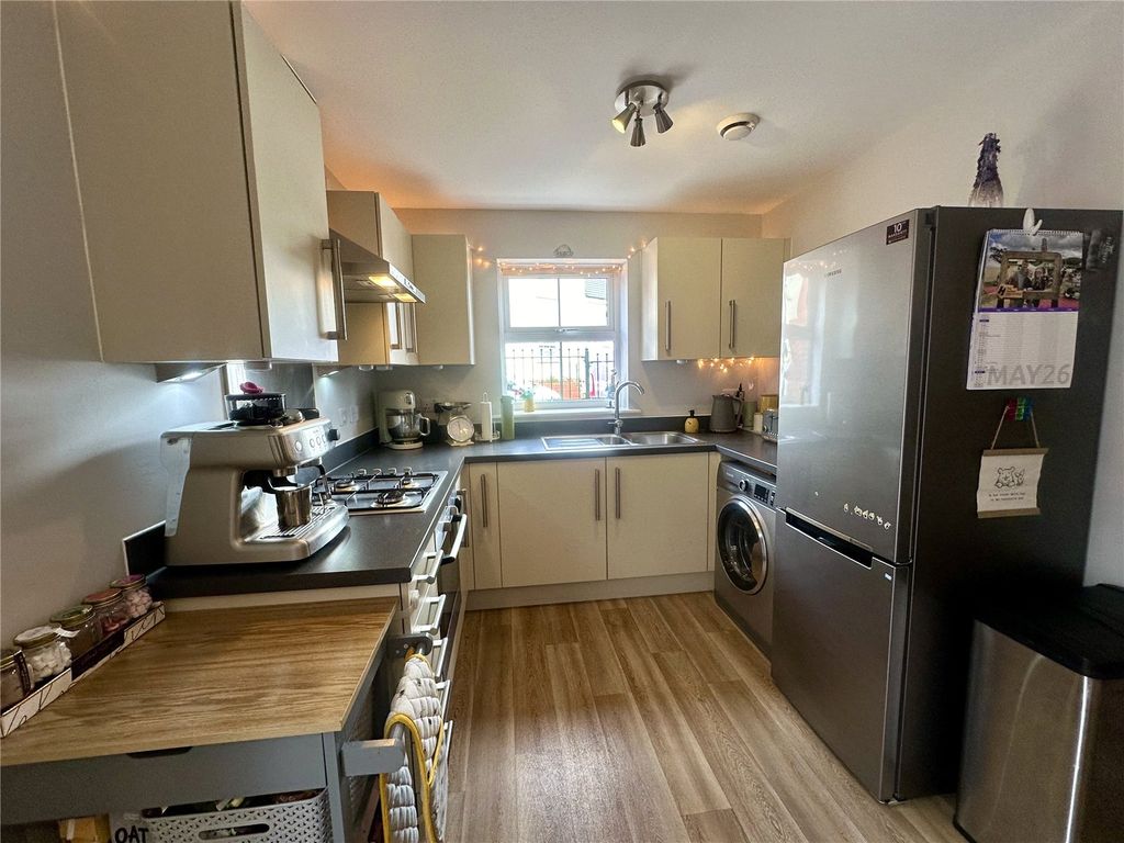 Property photo 3 of 13 Kitchen