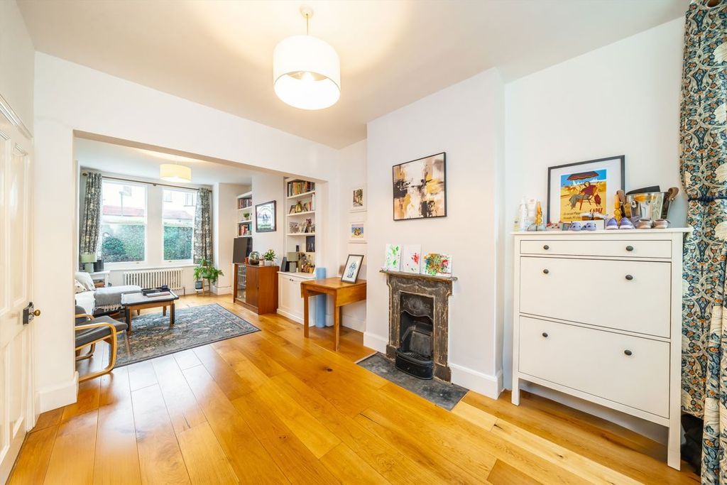 Property photo 3 of 10