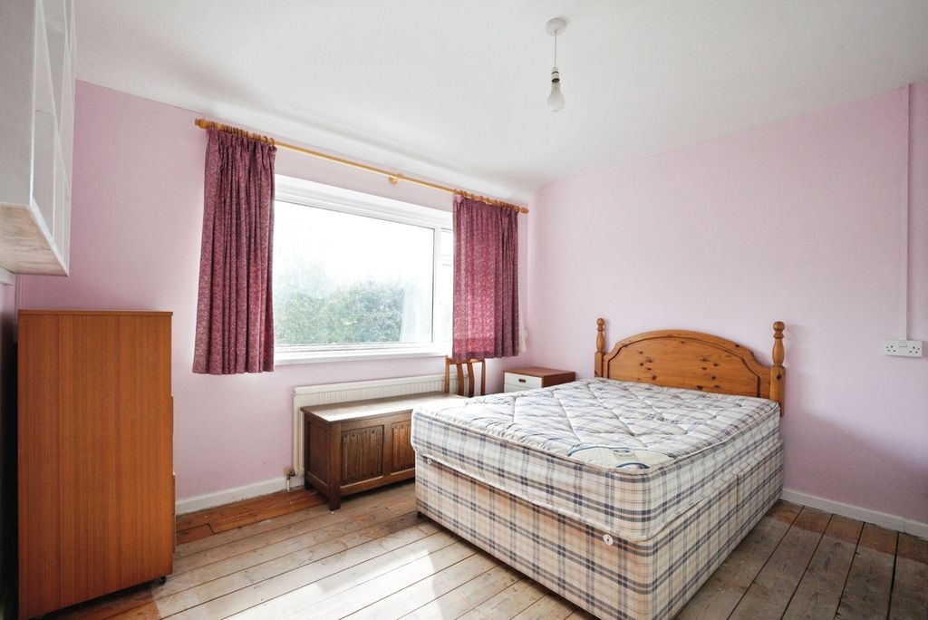 Property photo 3 of 17 Photo