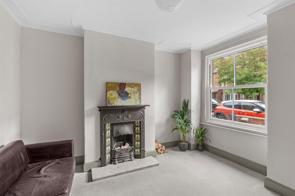 Property photo 2 of 20 11Henleyrd-012.Jpg