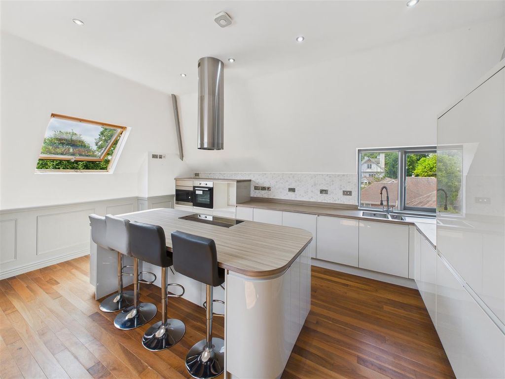 Property photo 2 of 17 Kitchen