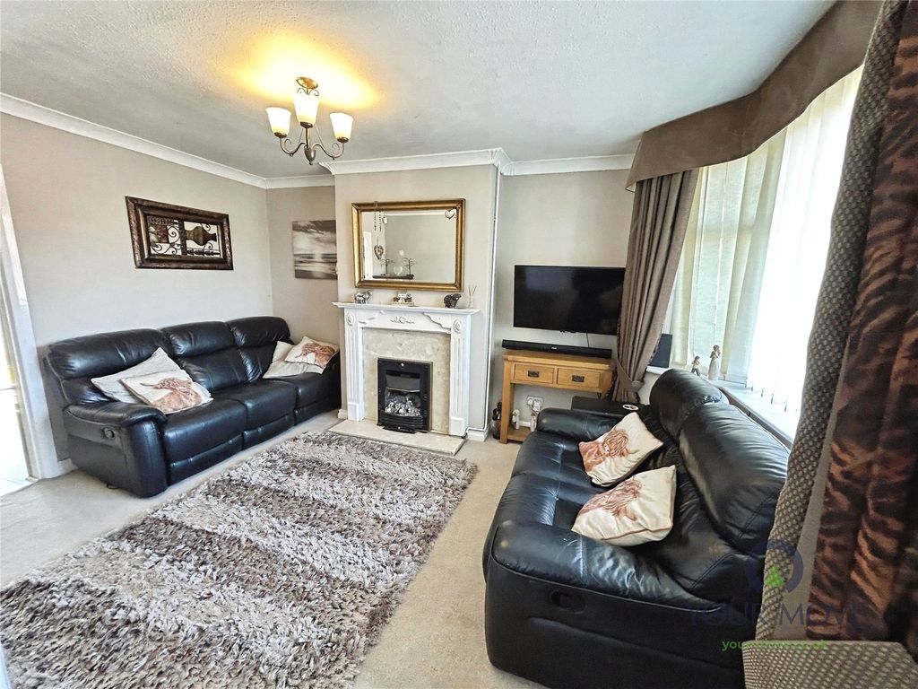 Property photo 2 of 13 Lounge
