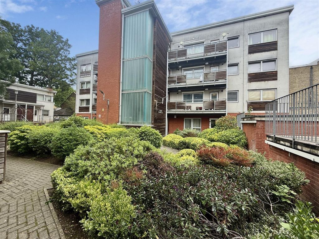 Property photo 1 of 10