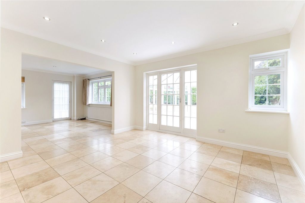 Property photo 3 of 10 Picture No. 11
