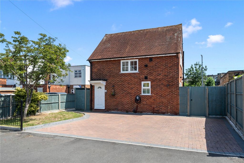 Property photo 2 of 16 Picture No. 02