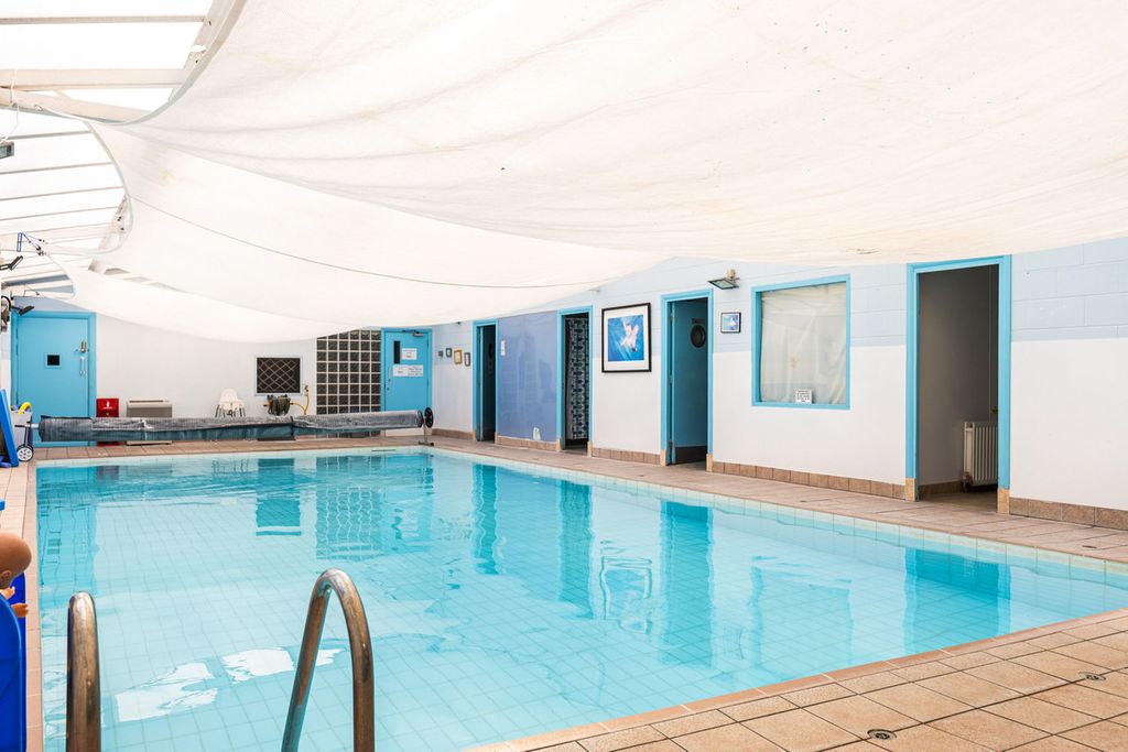 Property photo 2 of 28