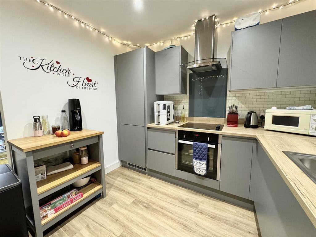 Property photo 2 of 13 Img_5016.Jpg