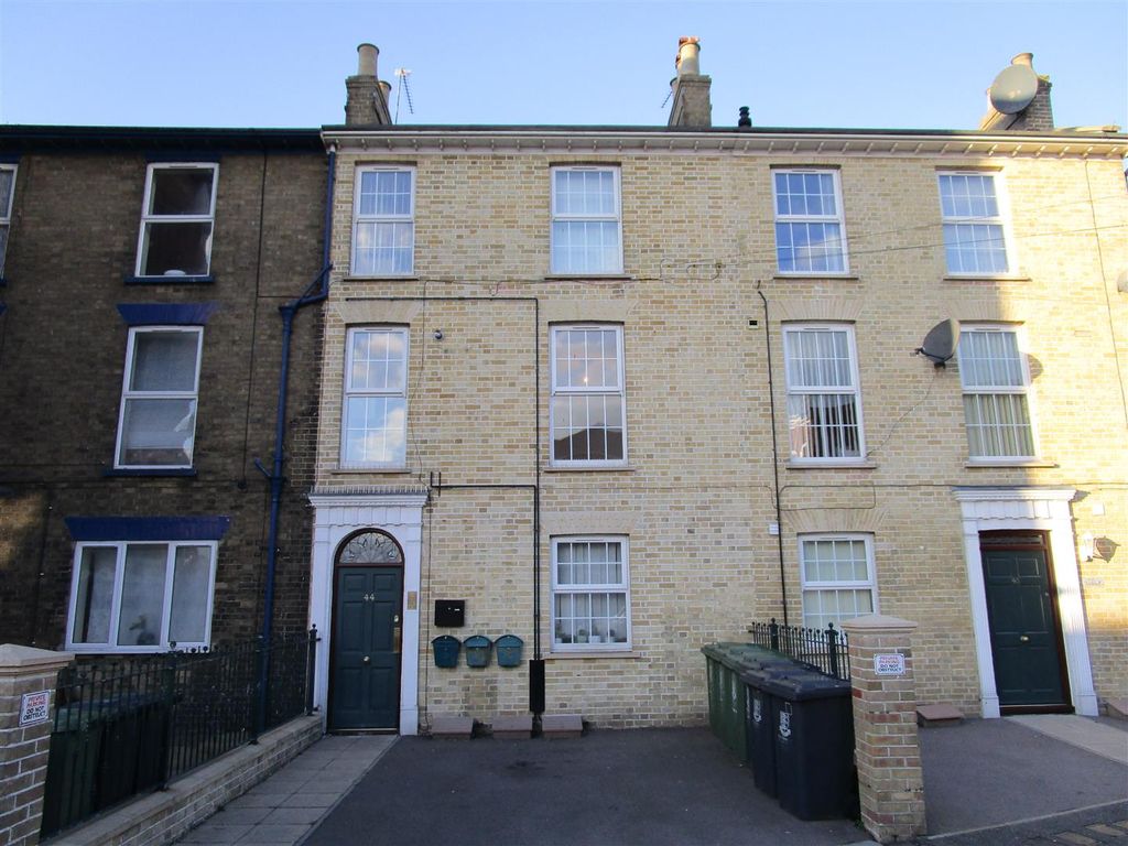 Property photo 1 of 5