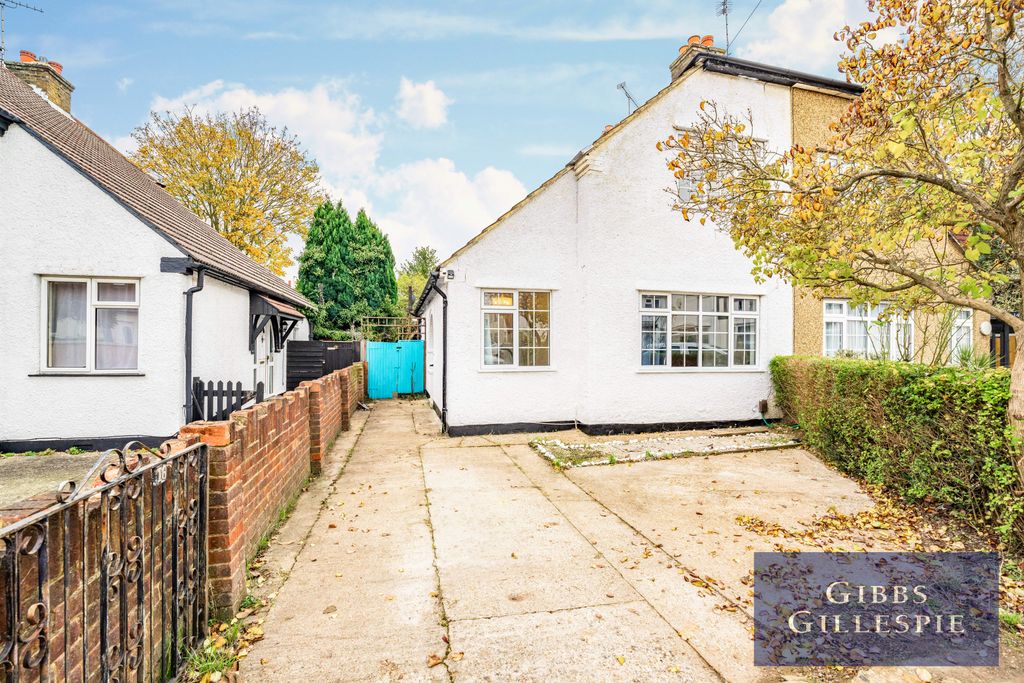 Property photo 1 of 9 3 - ce9E3d05-Ac48-Ec