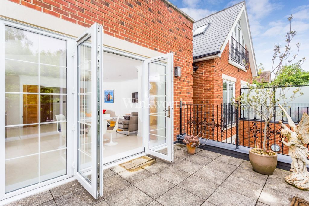 Additional image 11 of 2 bed flat for saleBayview House, 20 Uplands Park Road, Enfield EN2