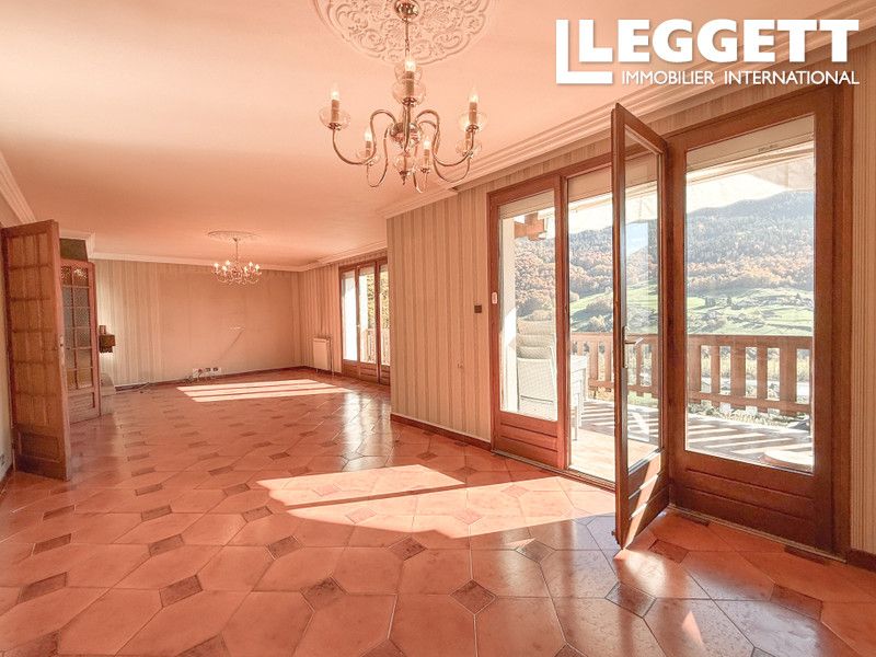 Property photo 3 of 10