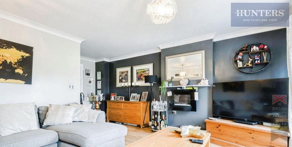 Property photo 3 of 24 Pbox-Img.Png