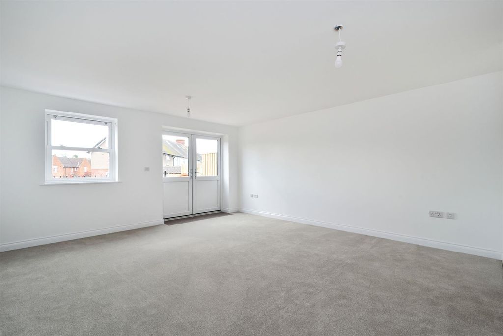 Property photo 3 of 25