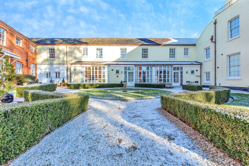 Property photo 1 of 21