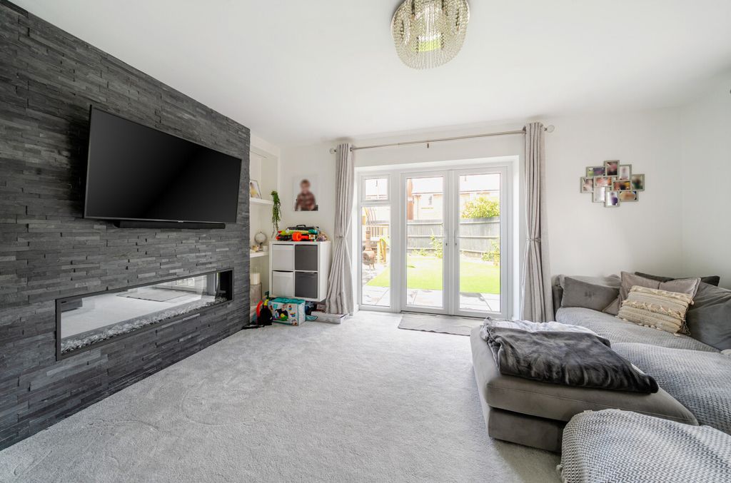 Property photo 2 of 24 1316154-14-685d45...