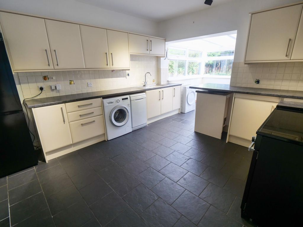Property photo 3 of 15 Kitchen