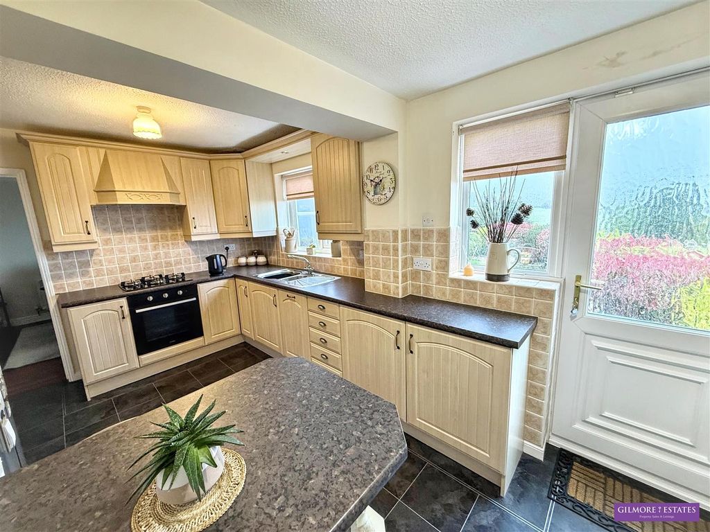 Property photo 3 of 21 Breakfasting Kitchen