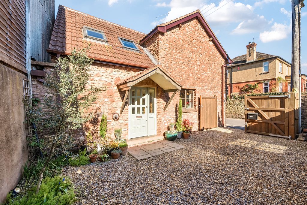 Property photo 1 of 23 .