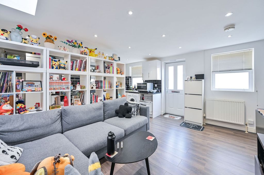 Property photo 1 of 8