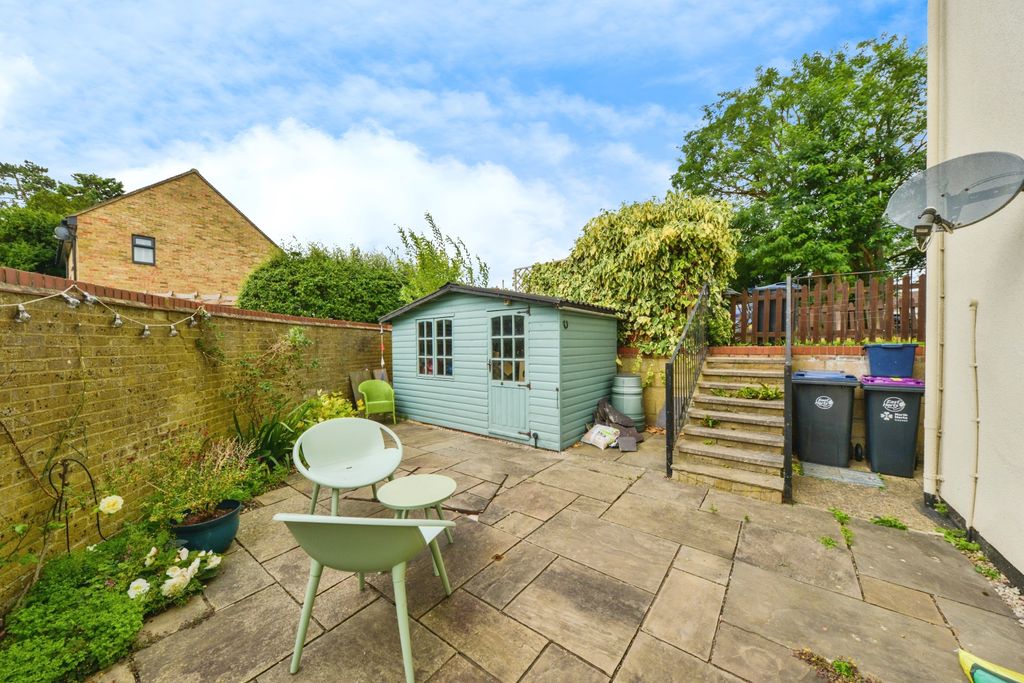 Property photo 3 of 15 Side Garden