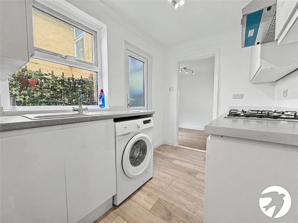 Property photo 3 of 17 Picture No. 18