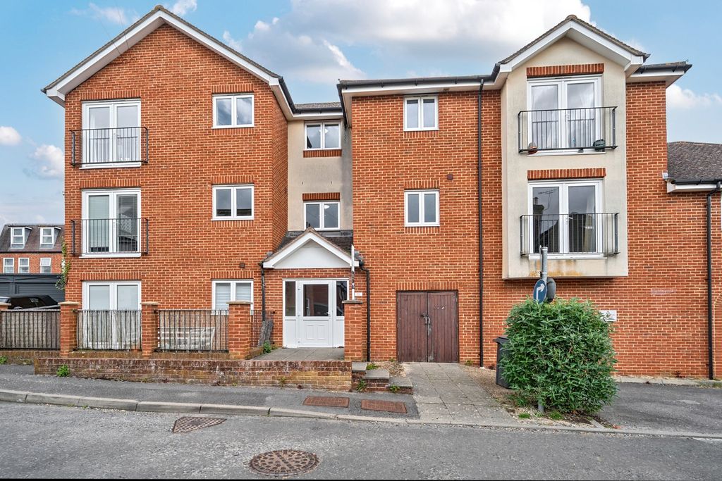 Property photo 1 of 9 Picture No. 15