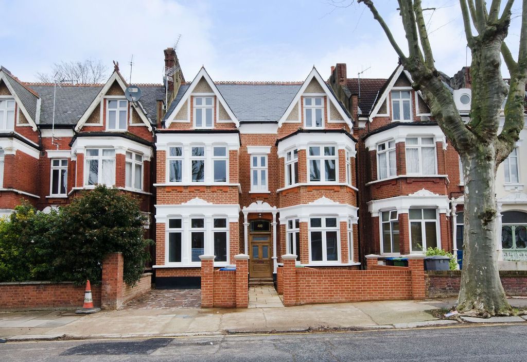 Property photo 2 of 12