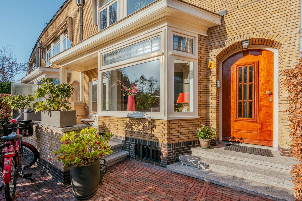 Property photo 2 of 75