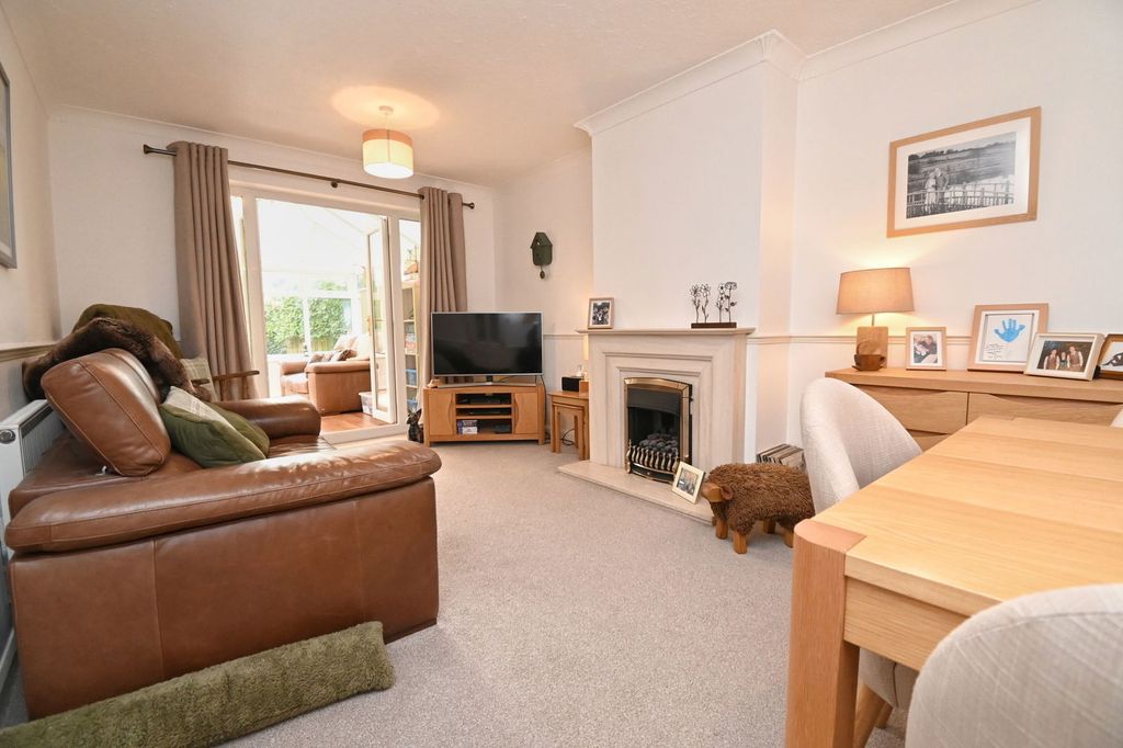 Property photo 3 of 17