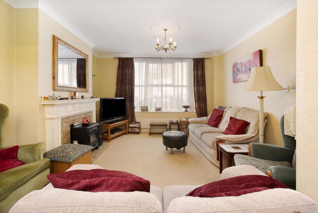 Property photo 3 of 14