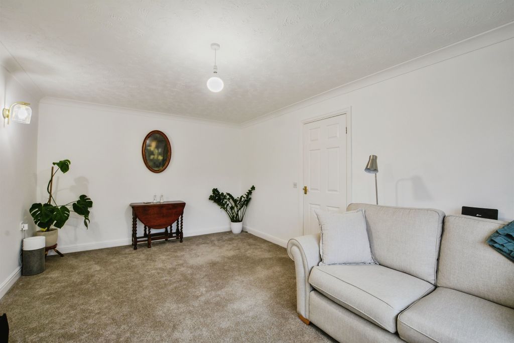 Property photo 3 of 14